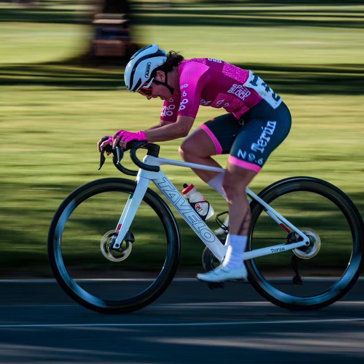 TAVELO & SpeedBlock-Terún Pro Cycling(images 4)